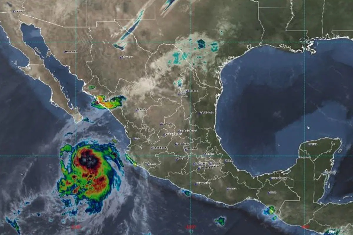 Foto: @conagua_clima | El huracán Pamela continúa fortaleciéndose durante su avance hacía costas de baja California.