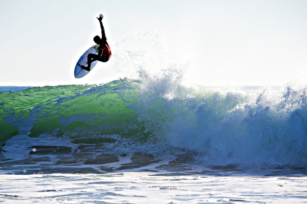 Surf-deporte-playa-turismo-generico-kevin_meza-990x660