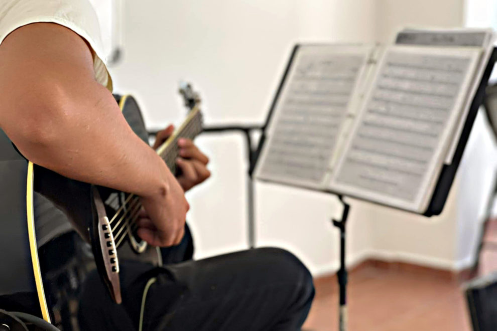 casa-de-la-cultura-guitarra-cursos-musica-1-990x660