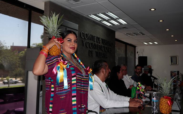 Fiestas a Flor de Piña Guelaguetza