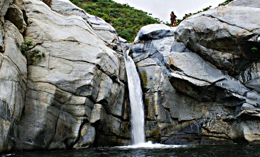 cascada-sol-de-mayo-los-cabos-990x660