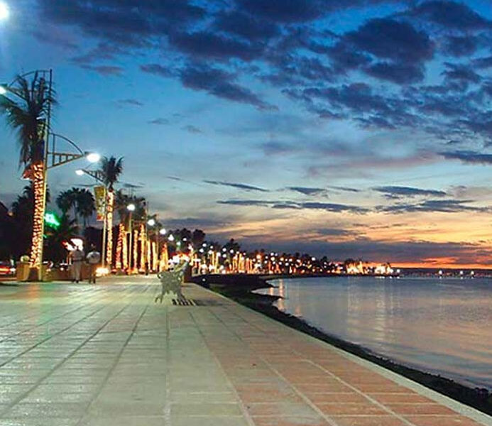 x-malecon-de-la-paz-atardecer